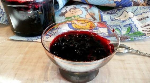 Несколько рецептов варенья из жимолости на зиму
